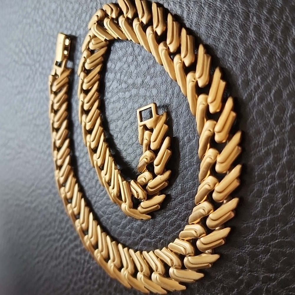 VTG Monet necklace